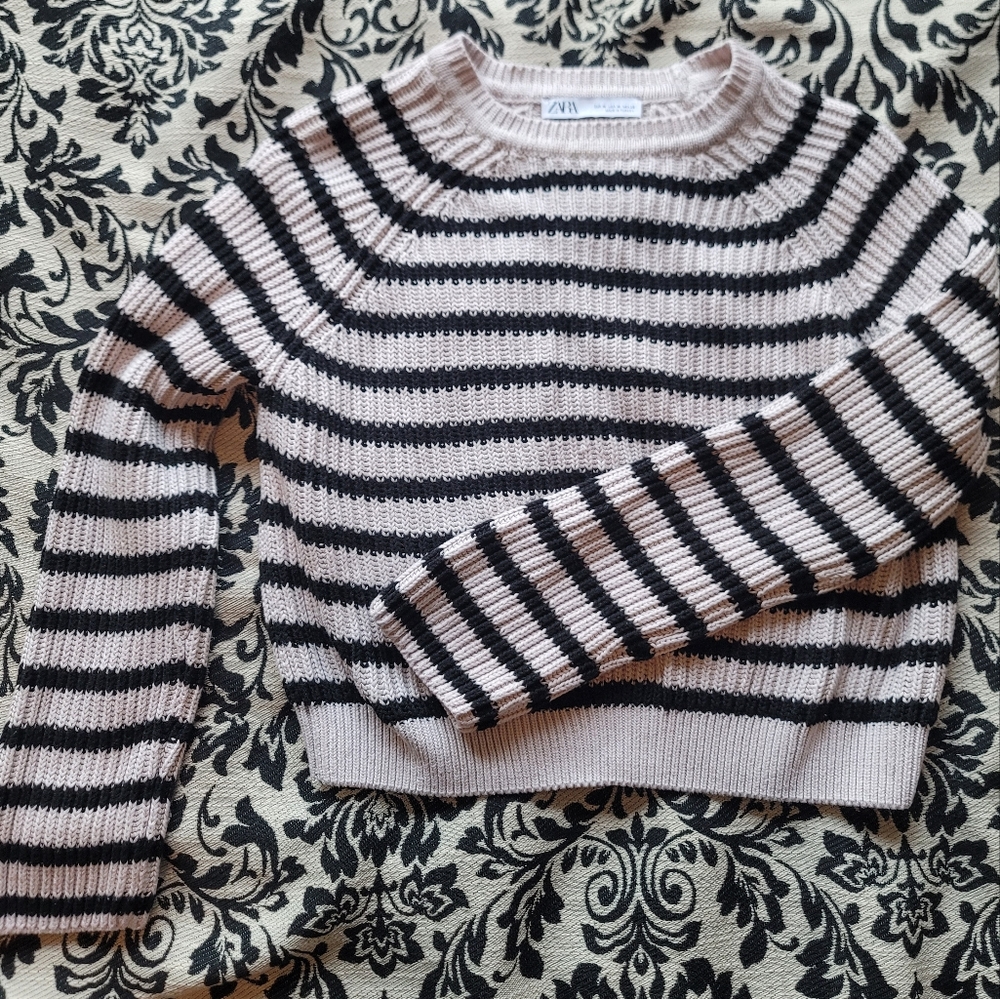 Zara Black and White stripe pattern knit chunky cozy crewneck sweater